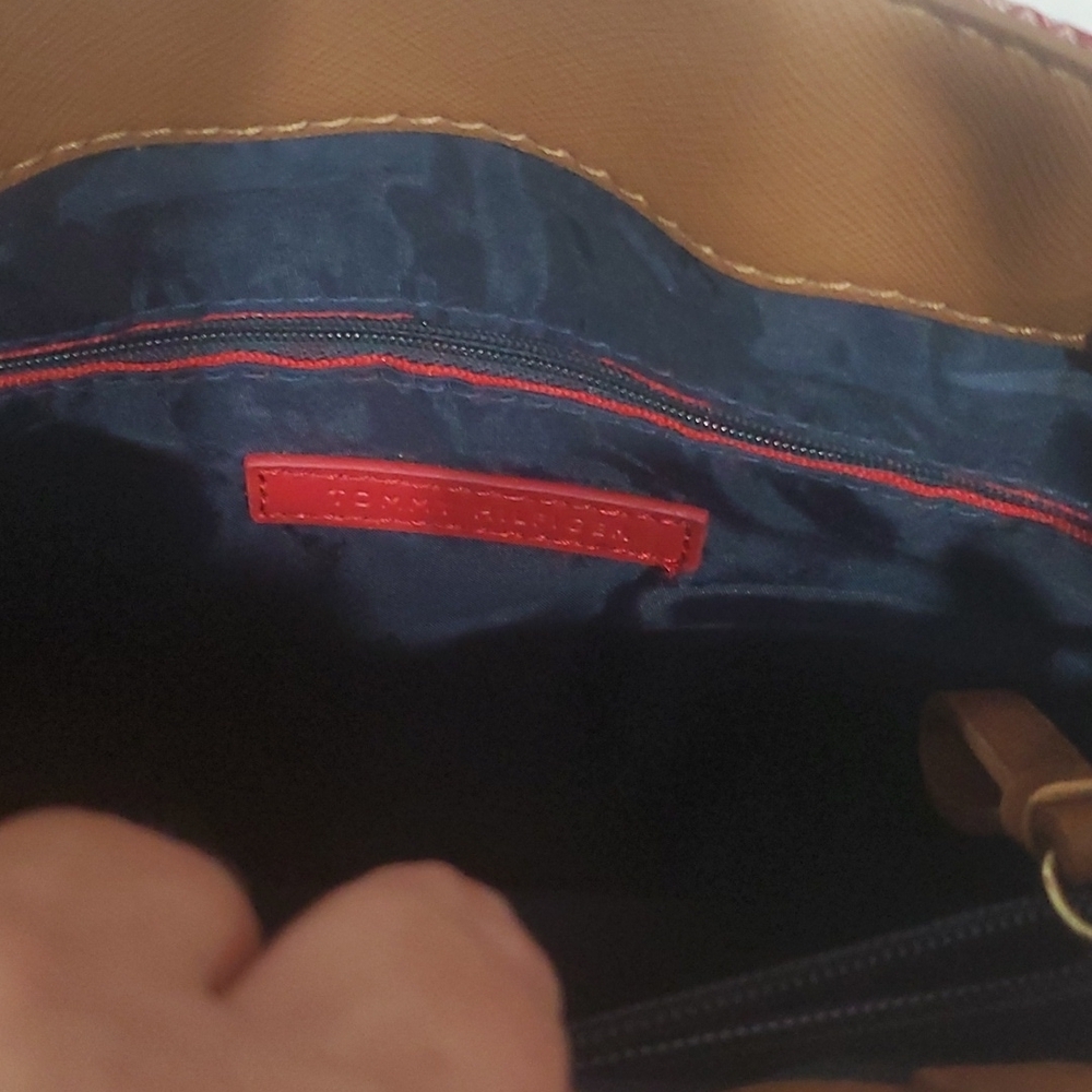 TOMMY HILFIGER PURSE - Picture 6 of 7